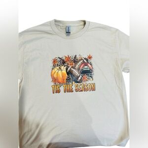 NEW Adult Medium T-Shirt with Fall Graphic